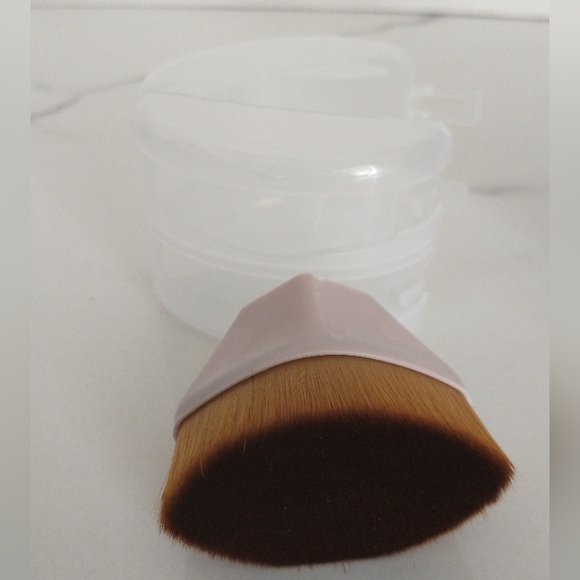 New Trendy Flawless Kabuki Makeup Brush Set - One of Each Size with Case - Picture 5 of 11